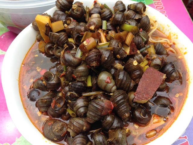 Ốc hút là món ăn ưa thích của những tín đồ mê cay.