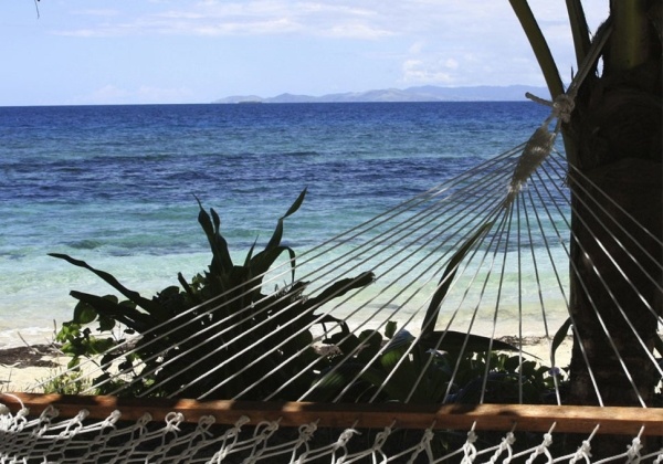 Mặc dù hòn đảo có diện tích khá nhỏ, không có sân bay, nhưng đi từ Fiji đến đây bằng thuyền chỉ mất 10 phút.