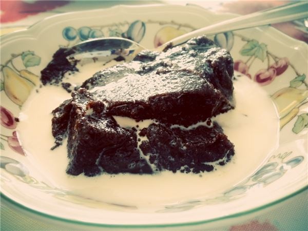 Phần Lan: Lễ Phục Sinh ở Phần Lan thường được đánh dấu bằng cách ăn mämmi, một loại bánh mì mềm có vị cam cùng với sữa và kem.