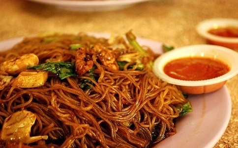 11. Sở hữu nhiều vẻ đẹp “tiềm ẩn”. Trải qua bao thăng trầm của lịch sử, dưới sự ảnh hưởng sâu sắc của Anh và Nhật Bản cùng nhiều cuộc xung đột trong quá khứ, để có một Hong Kong hiện đại như ngày hôm nay. Vì vậy, khám phá vẻ đẹp xưa cũ của Hong Kong trong kiến trúc, văn hóa, ẩm thực sẽ khiến bạn thêm yêu vùng đất này. Ảnh: Lifehack. 