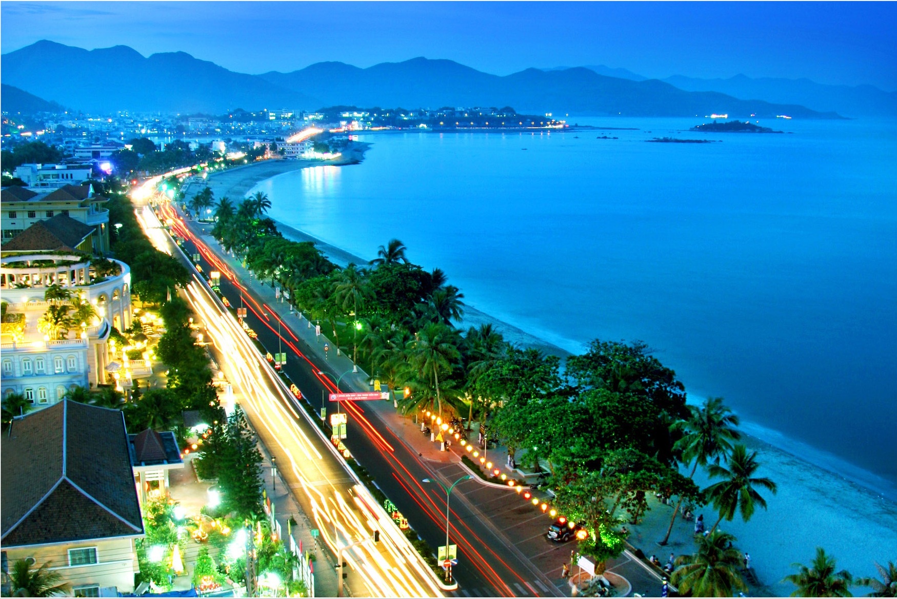 Nhung thanh pho bien dep nhat Viet Nam hinh anh