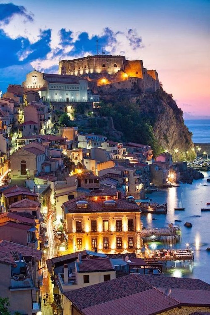 Thị trấn ven biển Scilla ở Calabria - Ảnh: flickr.