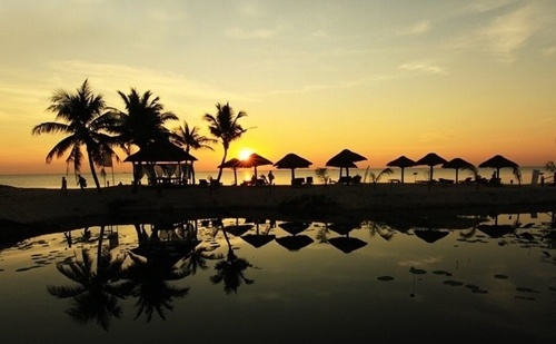 Nam đảo – Phú Quốc chính là phần phía nam của đảo Phú Quốc hay còn được mệnh danh là Đảo Ngọc. Phú Quốc là hòn đảo lớn nhất của Việt Nam, cũng là đảo lớn nhất trong quần thể 22 đảo tại đây. Phú Quốc nằm trong vịnh Thái Lan. Đảo Phú Quốc cùng với các đảo khác tạo thành huyện đảo Phú Quốc trực thuộc tỉnh Kiên Giang ngày nay. Du lịch đảo Nam đảo – Phú Quốc trong ngày hè này sẽ là lựa chọn thích hợp cho những ai ưa thích hoạt động biển.