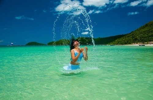 Nếu muốn có một chuyến giải nhiệt mùa hè ở biển xanh và cát trắng mịn, kết hợp với những địa điểm du lịch nổi tiếng, mua cho mình những món đặc sản thơm ngon thì hãy dành thời gian để chọn lựa Nam đảo – Phú Quốc nhé!