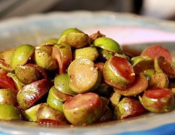 Mận dầm chua ngọt là món ăn khiến ai cũng xuýt xoa 