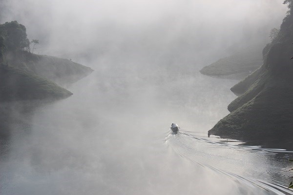 Canh dep me hon o long ho thuy dien Tuyen Quang hinh anh