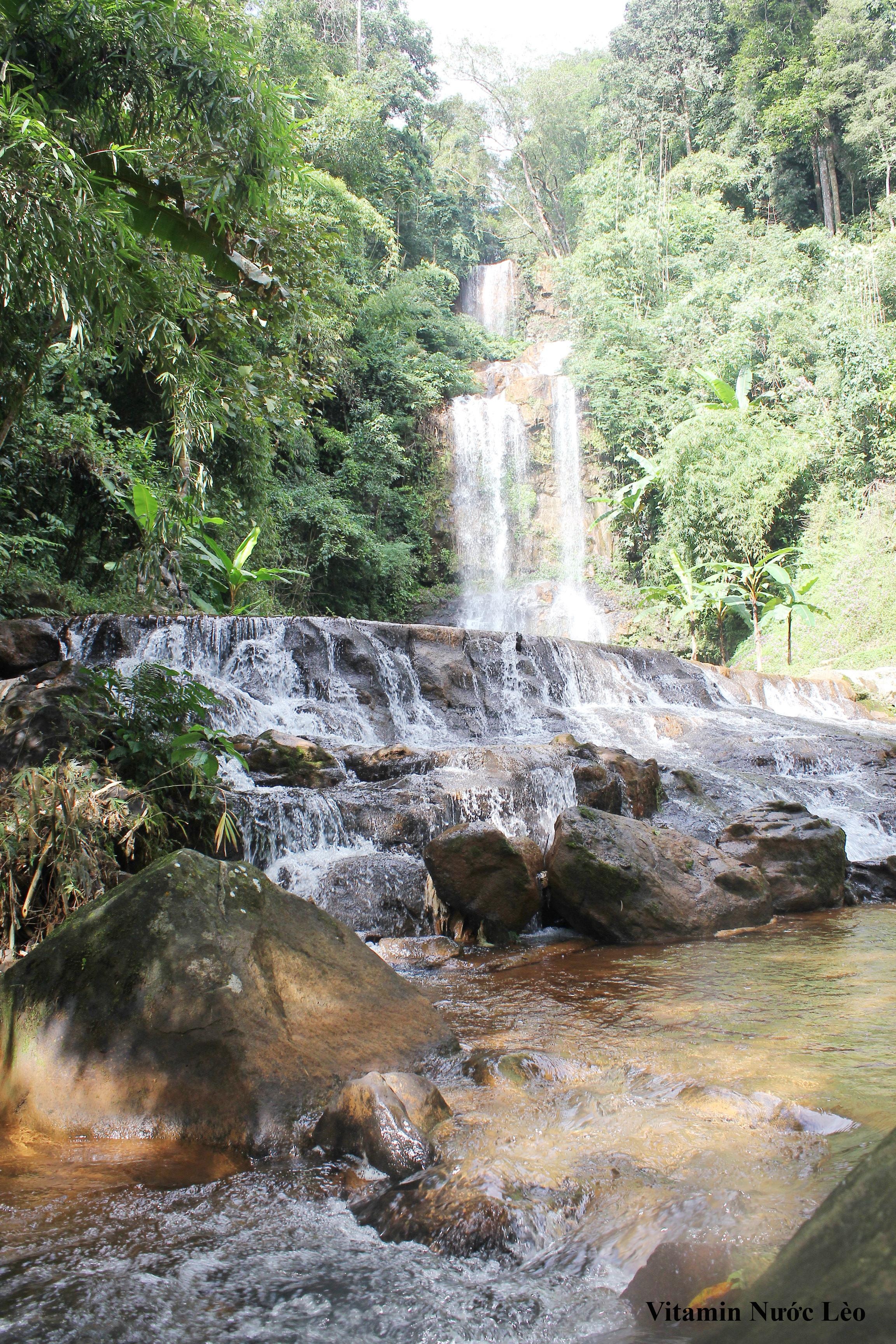 Thác Đasara, một con thác mới được khai thác nằm trong khu vực rừng nguyên sinh của khu du lịch Damri