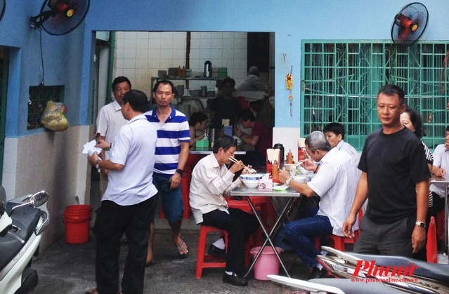 5 tiem pho danh tieng gan 50 nam o Sai Gon hinh anh