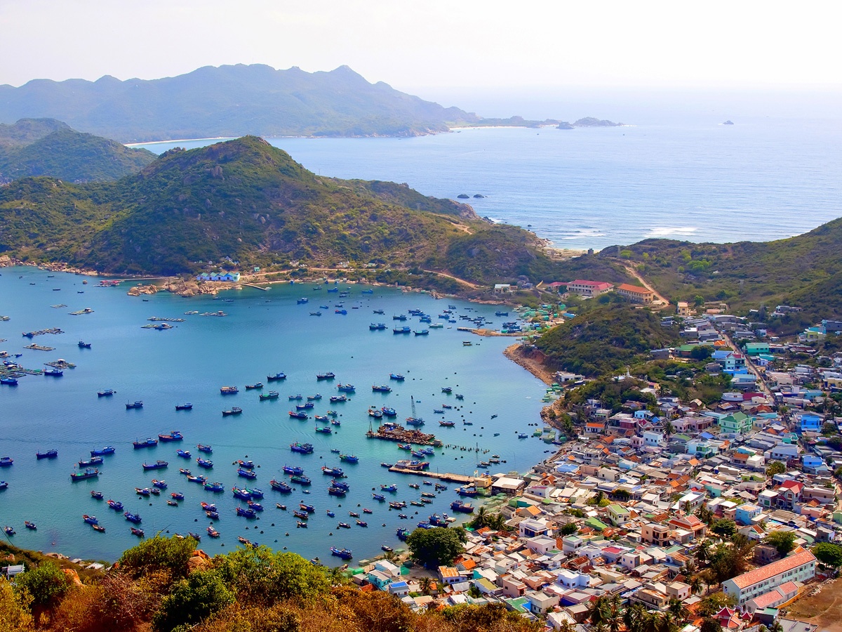 Vịnh Cam Ranh. Ảnh: Namdutravel.