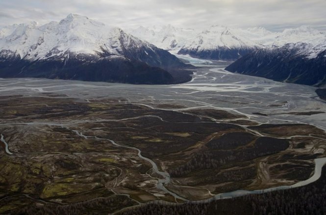 Công viên Tatshenshini-Alsek Park, tây bắc British Columbia từ máy bay nhìn xuống. Ảnh: Bob Strong.