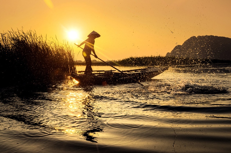 Sóng sánh hoàng hôn. Ảnh: CAT.