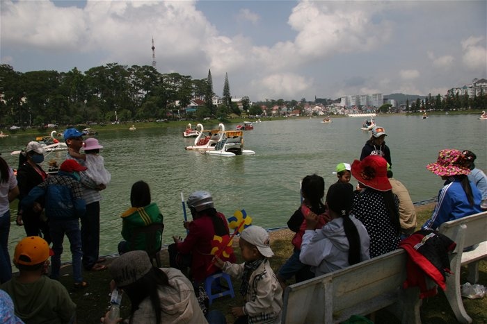 Da Lat: Chon ron mot ky nghi le hinh anh
