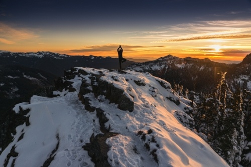 Hồ Summit, Công viên quốc gia Mt. Rainier, Washington, Mỹ: Hồ Summit nép mình trong con nước nhỏ ở phía Bắc công viên quốc gia Rainier ở Clearwater Wilderness. Những người leo núi có thể đến đây để trải nghiệm cảm giác ngắm hoàng hôn sau một ngày đi bộ. Cảnh quan đẹp, đường núi tốt chính là điểm nhấn khiến ai cũng muốn một lần được đặt chân tới đây. Ảnh: Nick Lake.