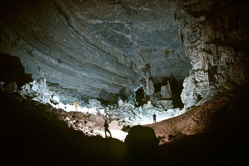 Thạch nhũ to lớn.