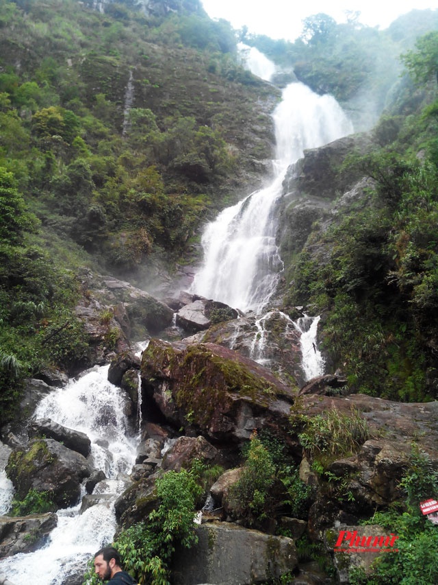 Nơi ranh giới cao 2.000m được gọi là Cổng trời - một địa danh du lịch nổi tiếng của Sa Pa được rất nhiều du khách biết tới. Tuy nhiên ít người biết Cổng trời Sa Pa là nơi được nói đến trong truyện ngắn 