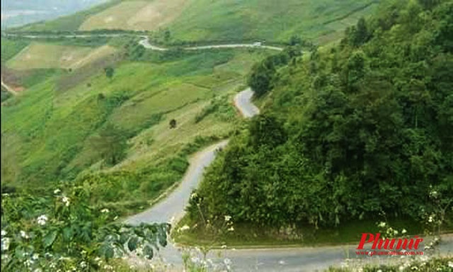 Đèo Pha Đin: Đèo Pha Đin nguyên gốc xuất xứ từ tiếng Thái, Phạ Đin, trong đó Phạ nghĩa là 