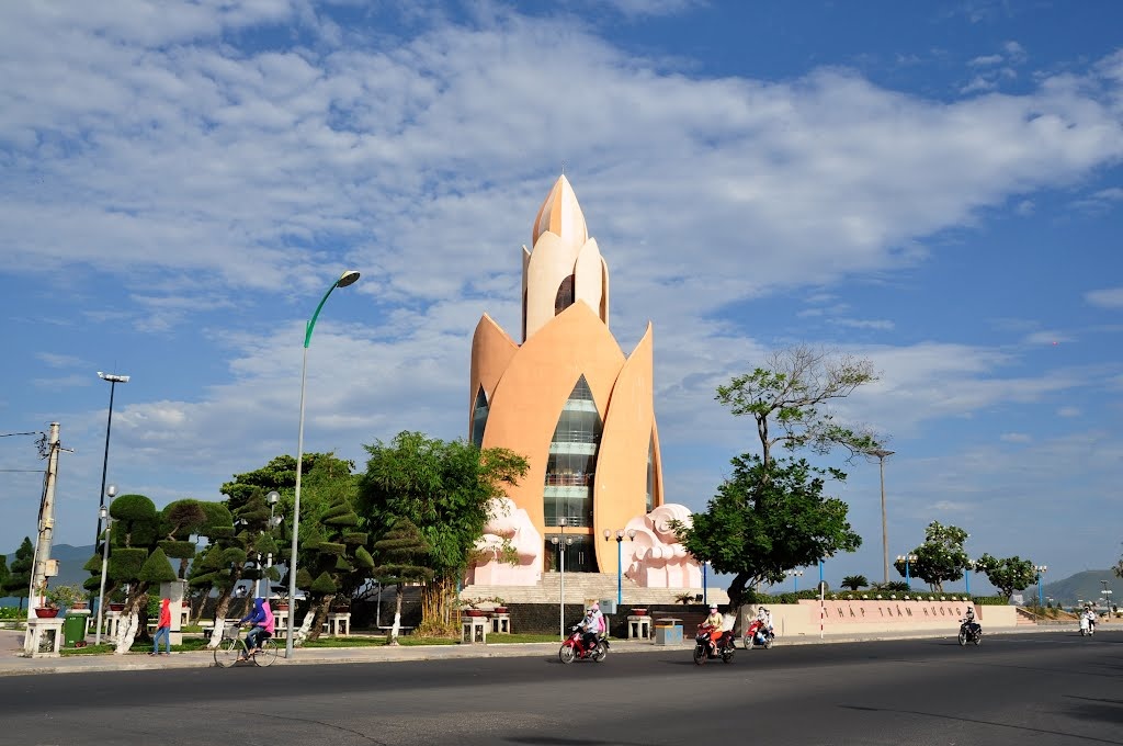 Nhung cong trinh bieu tuong cua cac thanh pho Viet Nam hinh anh