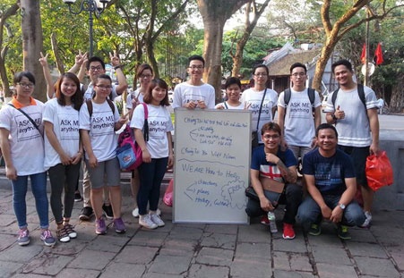 Nhung huong dan vien du lich mien phi o Thu do Ha Noi hinh anh