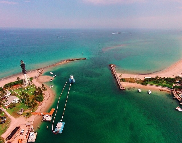 Công viên Hillsboro Inlet thuộc bãi biển Pompano, Florida, Mỹ.