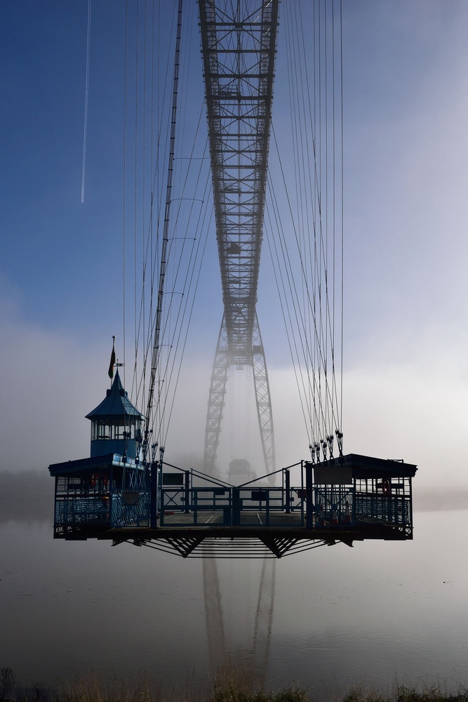 Newport và Pontypool, Anh.