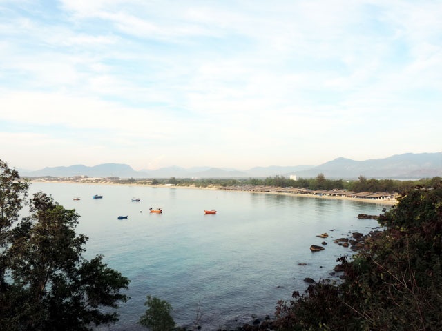 Bãi Dài nhìn từ đèo Cù Hin.
