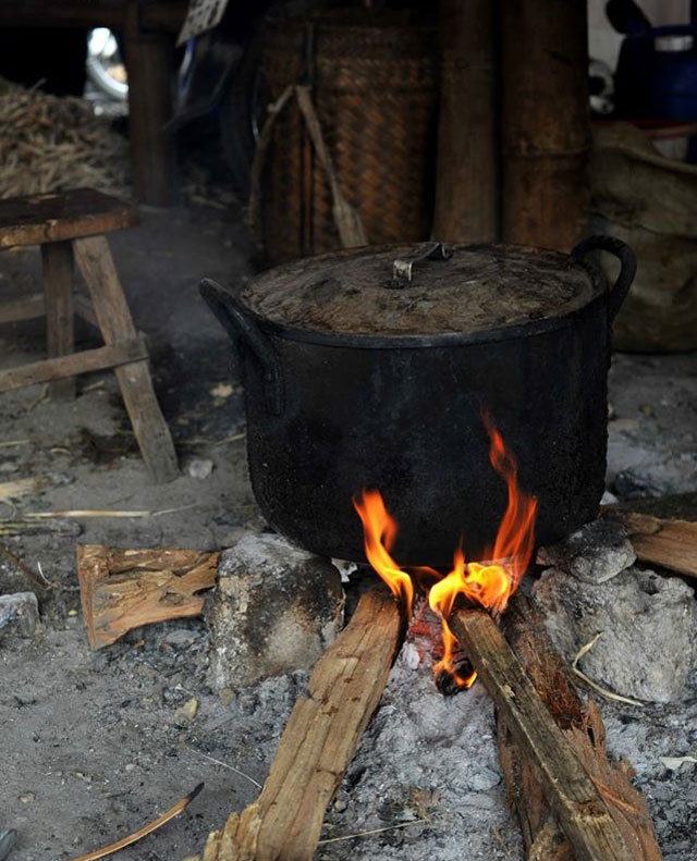 Cơm lam dẻo thơm do được nấu từ gạo nương.