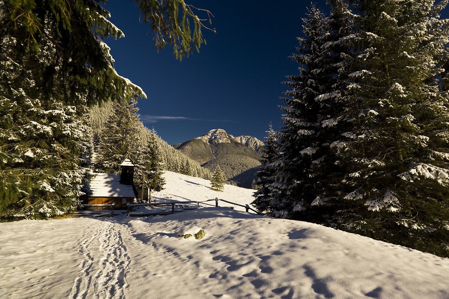 Nhà thờ dưới thung lũng Chocholowska.