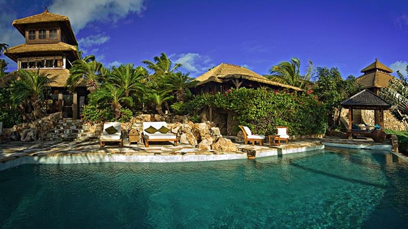 1. Bể bơi ở Necker Island Resort: Thuộc sở hữu của tỷ phú nổi tiếng Richard Branson, khu nghỉ mát này tự hào là một trong những hồ bơi đẹp nhất trong quần đảo British Virgin.