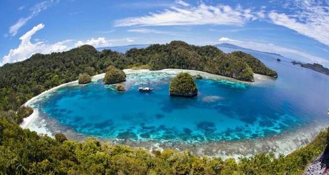 Raja Ampat còn có nghĩa là 