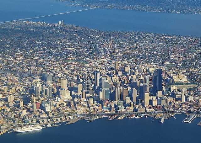 Washington, D.C: Thành phố là thủ đô của nước Mỹ, tên chính thức là District of Columbia (viết tắt là D.C). Thủ đô nước Mỹ không chỉ là trung tâm đầu não của nước này mà còn là một điểm đến hấp dẫn du khách, với rất nhiều những địa danh du lịch nổi tiếng, những danh lam thắng cảnh lịch sử hay những bảo tàng đa dạng. Ảnh: Minitime.com.