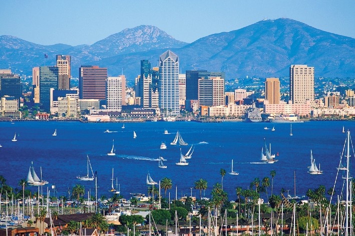 San Diego: San Diego là một thành phố duyên hải miền nam tiểu bang California, phía Bắc biên giới Mexico.  Thành phố không chỉ thu hút du khách bởi những bãi biển dài tuyệt đẹp, nơi đây còn tạo nên cảm giác bí ẩn, ham muốn khám phá nét cổ kính quyến rũ của bất kỳ du khách nào đặt chân đến. Với khí hậu ấm áp quanh năm, San Diego từng được bình chọn là thành phố đáng sống nhất của nước Mỹ. Ảnh: Plazaresearch.com.