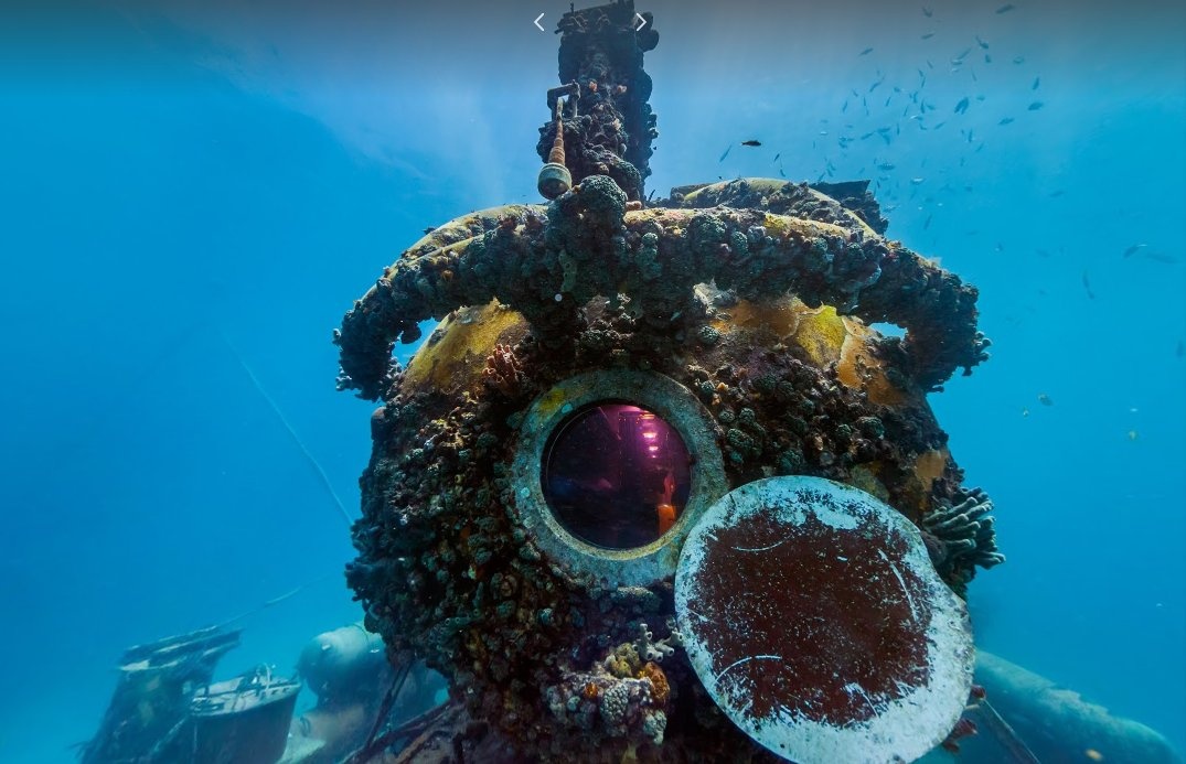 Các nhà sinh học và du hành vũ trụ bắt đầu đi vào nghiên cứu tại Aquarius Reefbase, khu vực được điều hành bởi trường Đại Học Quốc Tế Florida tại Florida Keys.
