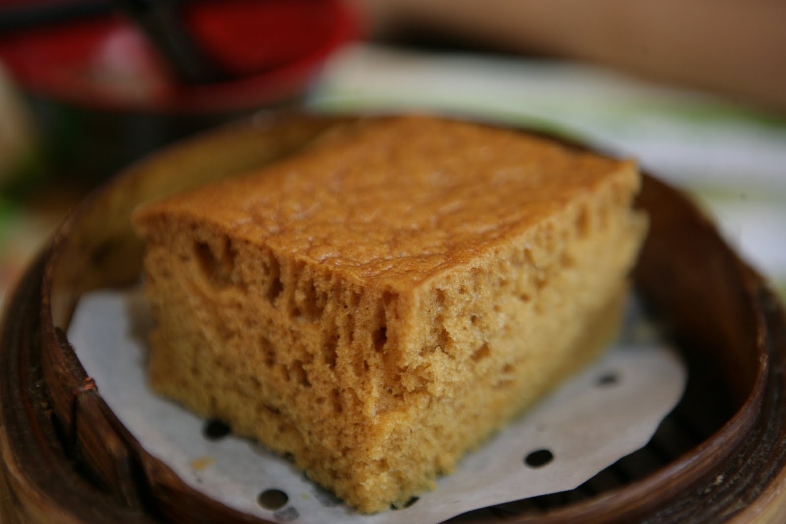 Fagao là một loại bánh ngọt có tên tiếng Trung phát âm gần với từ “lớn nhanh hơn”, “cao hơn” nên thường được dùng làm quà tặng thay cho những lời chúc tốt đẹp, hàm ý chúc sự thành công và phát đạt. Bánh được làm bằng gạo nếp và đường nâu, ăn mềm xốp và thơm ngon  (Nguồn: diarygrowingboy.com.