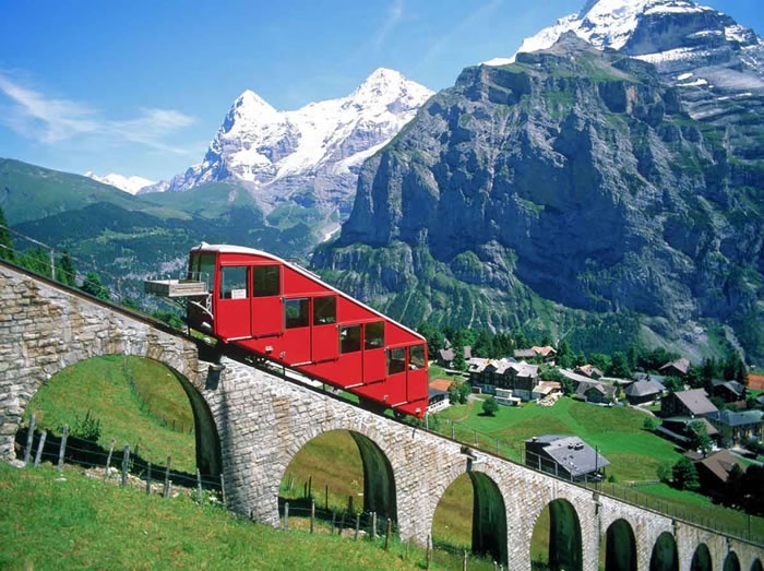 Thụy Sĩ-Bí quyết để người dân nơi đây luôn cảm thấy hạnh phúc, mạnh khỏe đó là các nhà chức trách đã đầu tư rất tốt vào vấn đề giáo dục, y tế và các phúc lợi tuyệt vời cho công dân của mình. 