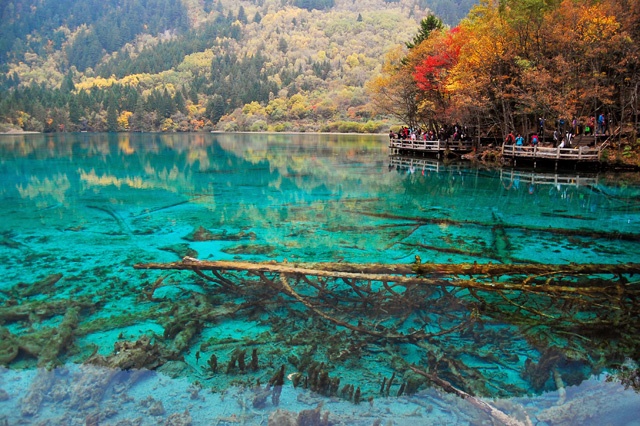 Nhung ho nuoc dep nhat the gioi hinh anh