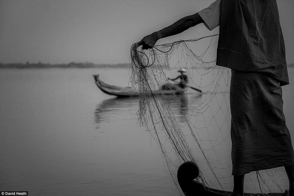 Rất nhiều người trong số họ chưa bao giờ từng tiếp xúc chụp hình, nhưng David – chàng nhiếp ảnh gia người California tin rằng, sự cởi mở của anh sẽ là chìa khóa giúp cho a tiếp xúc lại gần hơn với họ.