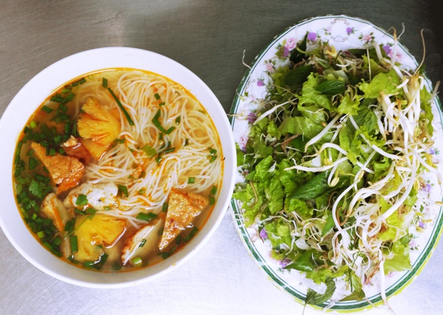 Bun, banh canh cha ca - dac san binh dan cua Quy Nhon hinh anh
