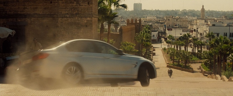 Tom Cruise tự mình lái xe BMW M3 trong hầu hết các cảnh quay. (Ảnh gốc của hãng phim Paramout Pictures)