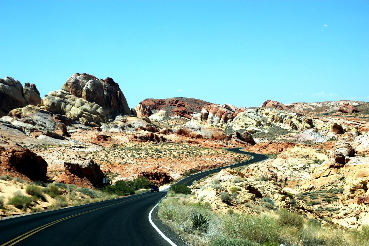 Thung lũng Lửa (Mỹ). Ảnh: Hạ An.