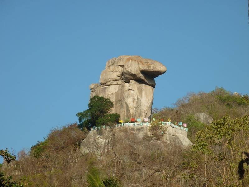 Bay ngon nui trong day That Son o An Giang hinh anh