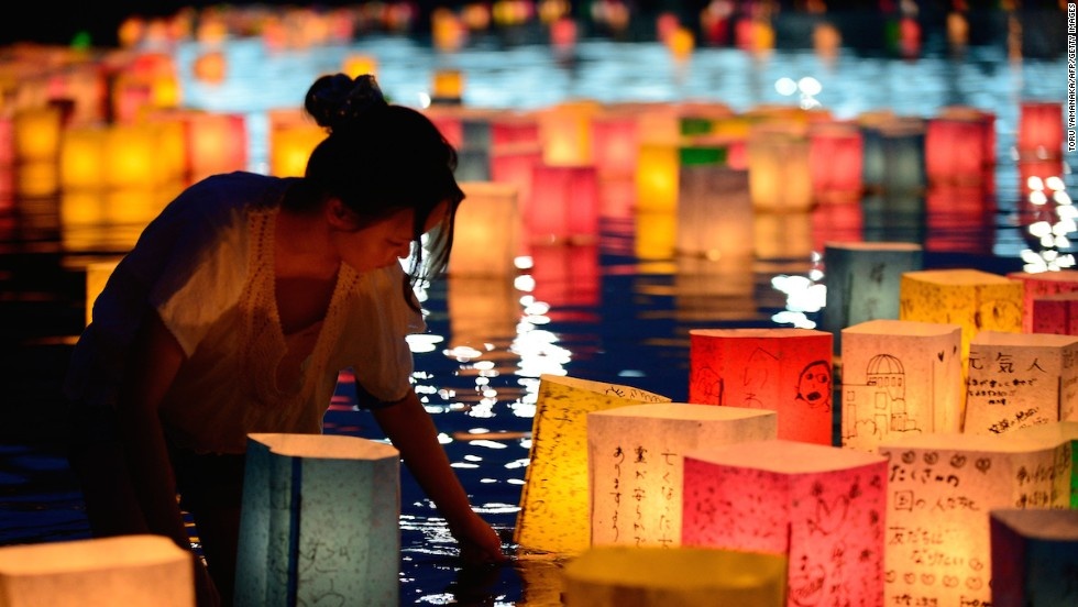 Tháng 8 hàng năm, sự kiện tưởng nhớ những nạn nhân thiệt mạng vì bom nguyên tử được tổ chức ngay trước khu tưởng niệm tại Công viên tưởng niệm hòa bình Hiroshima.