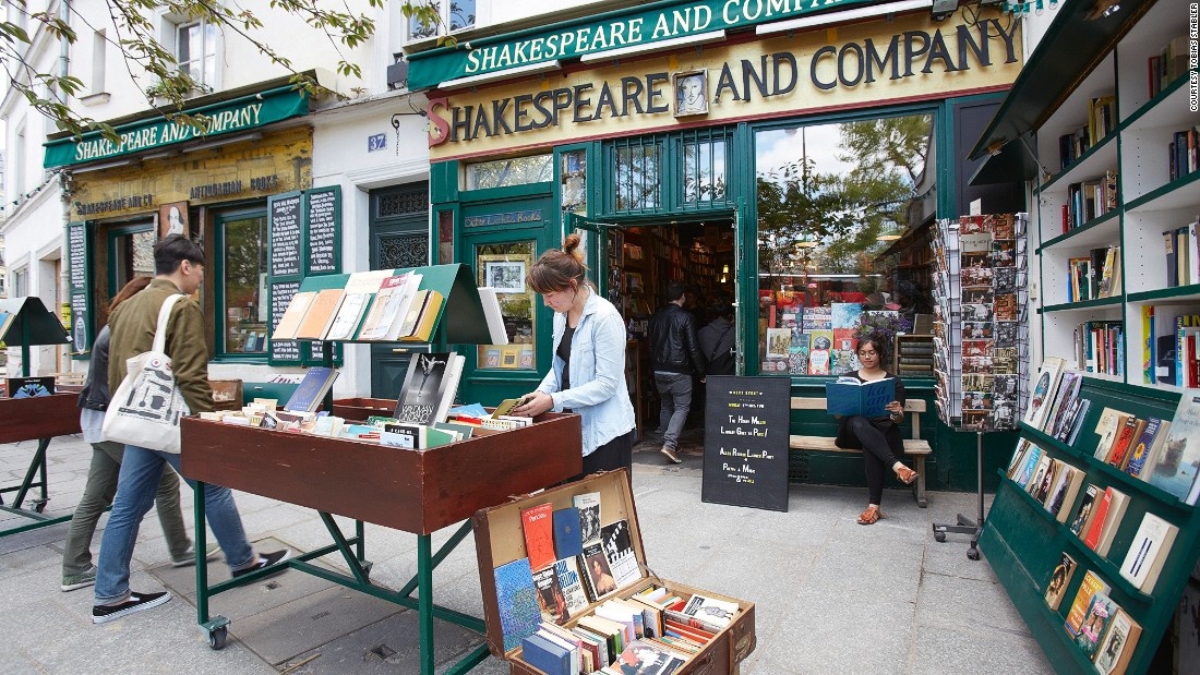 Hiệu sách Shakespeare and Company (Paris): Đây là một hiệu sách và cũng là một thư viện chuyên về văn học nằm ở Paris. Hiệu sách là nơi gặp gỡ của những nhà văn thuộc “Thế hệ lạc lõng”.  