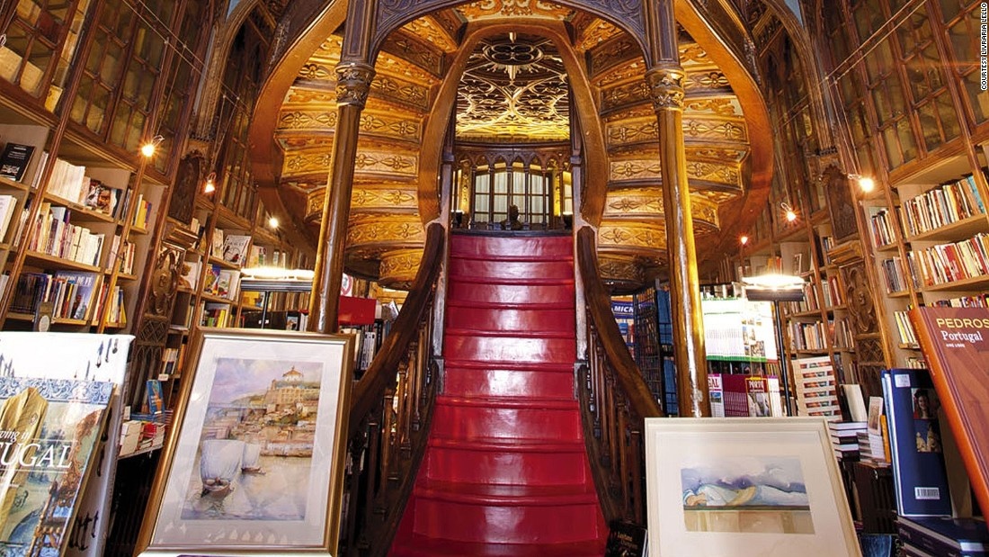 Livraria Lello (Porto, Bồ Đào Nha): Được xây dựng năm 1906 và theo lối kiến trúc Tân-Gothic. Hiệu sách này ngày càng nổi tiếng và đến tháng 7 năm 2015 nó bắt đầu thu phí vào cửa.