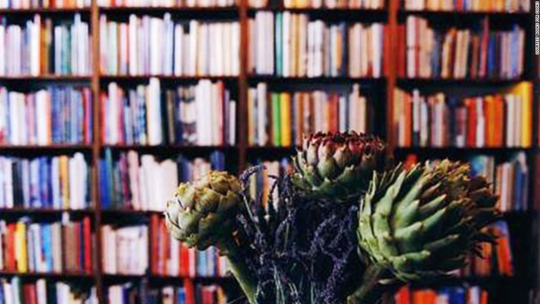 Hiệu sách Book for Cooks (Melbourne Australia): Được xây dựng cách đây 150 năm, hiệu sách này hiện nay đang có khoảng 30.000 cuốn sách được trưng bày. 