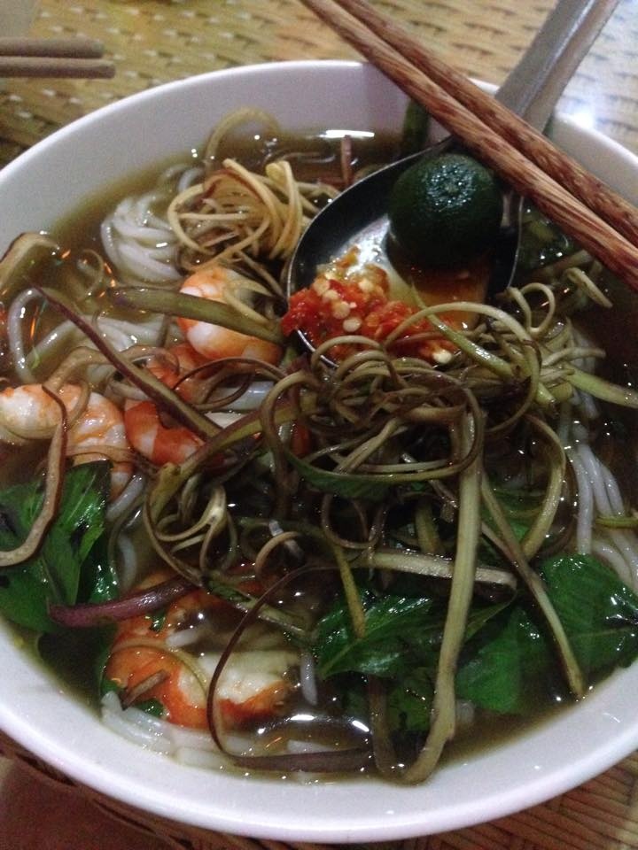 Bún nước lèo. Ảnh: Thùy Trang.