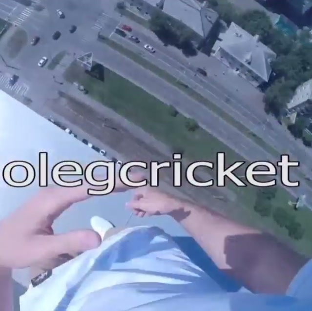 Nam tay ban nhao lon hinh anh