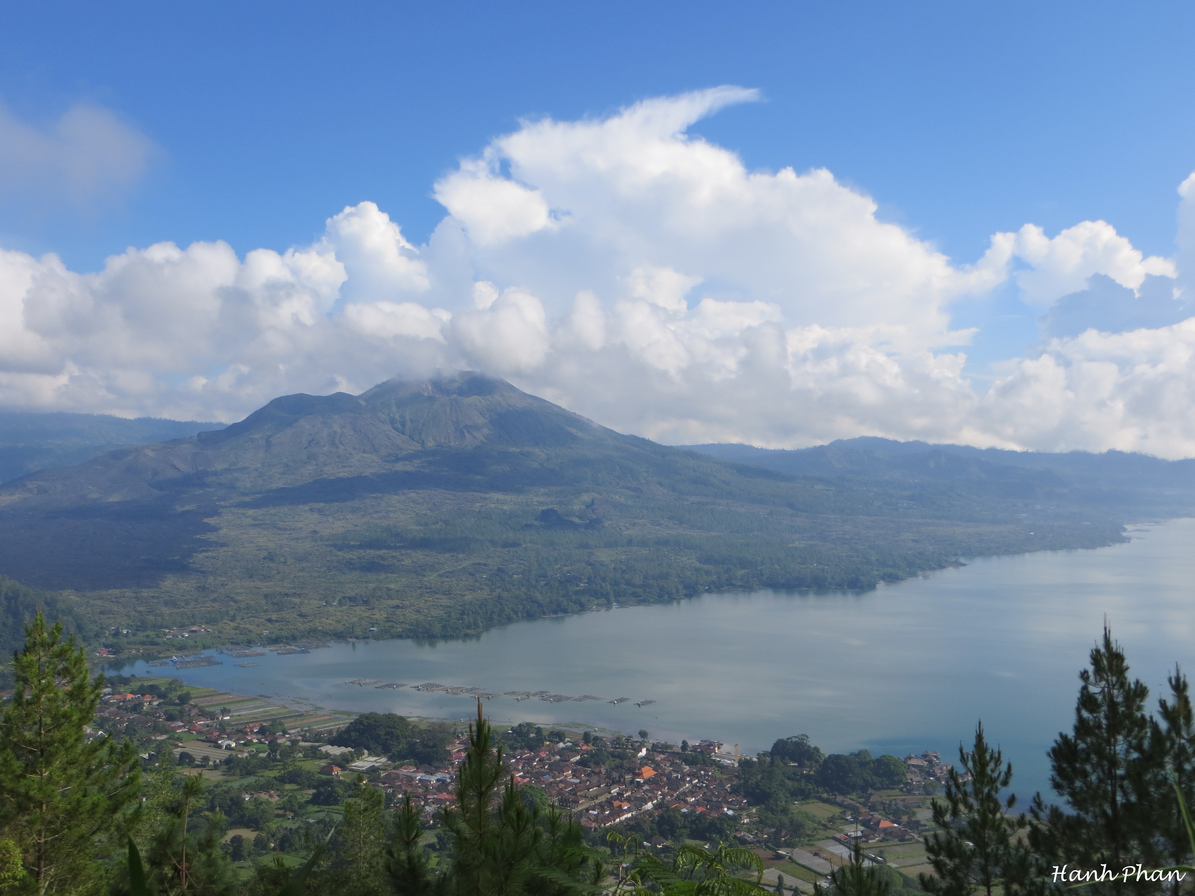 Ngọn núi lửa ở Bali vẫn còn đang hoạt động.