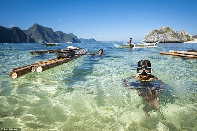 Người của bộ lạc Tagbanua sinh sống gắn liền với biển cả.