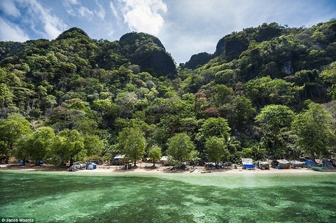 Ngôi làng bên biển xinh đẹp của bộ lạc Tagbanua.