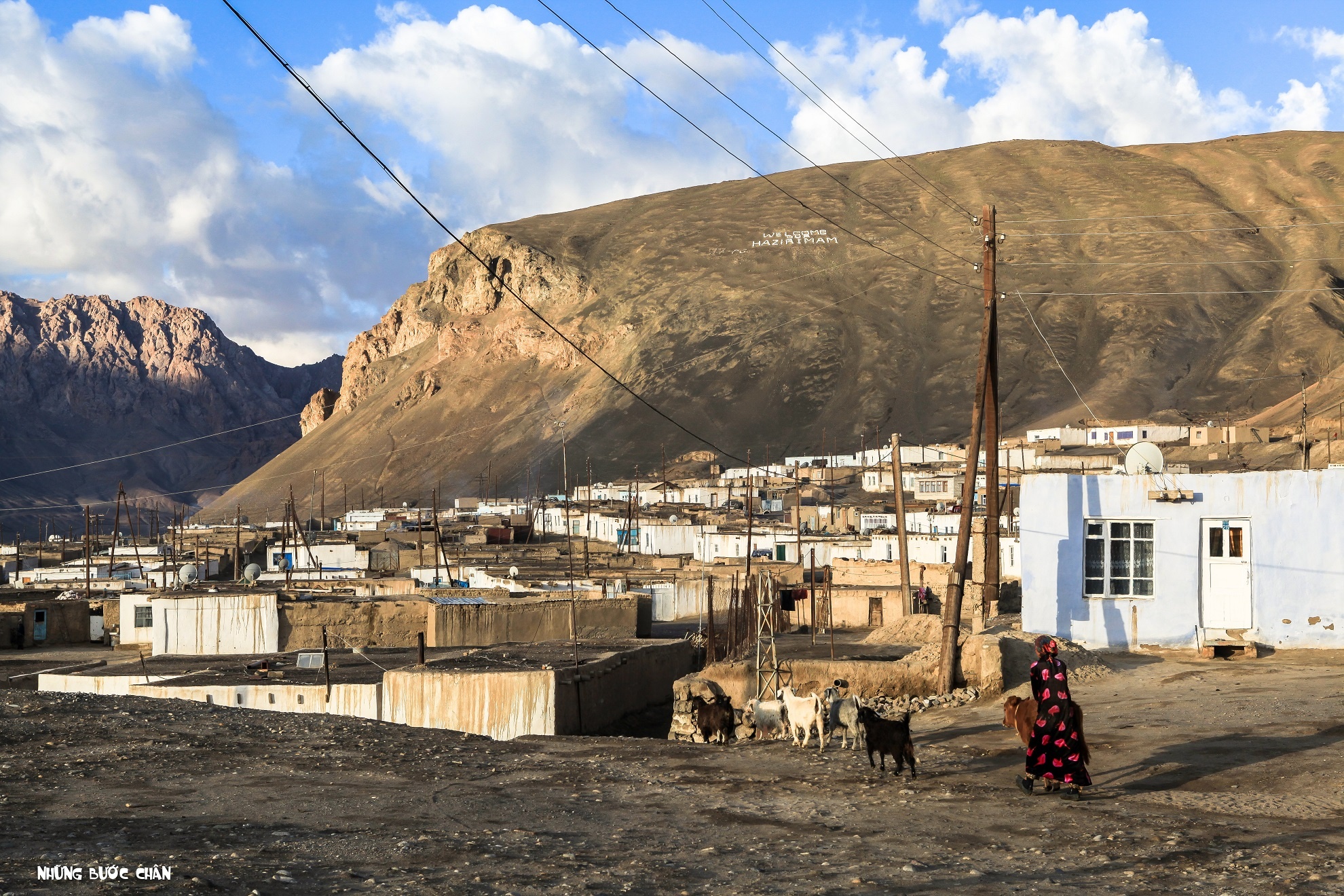 Người dân Pamir thân thiện với những công việc hằng ngày ở thị trấn Murghab.